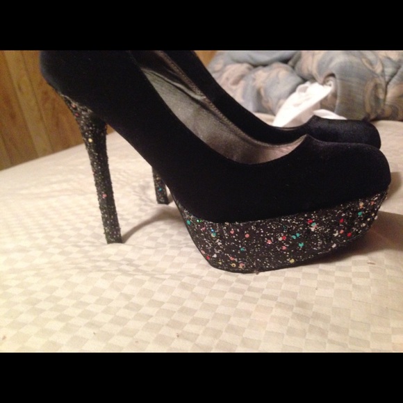Black Glitter heels - Picture 2 of 4