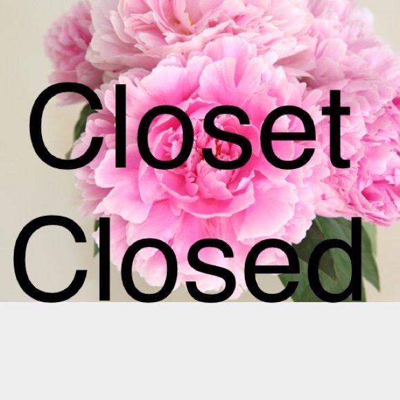 Thanks for stopping by! My closet is closed. - Picture 1 of 1