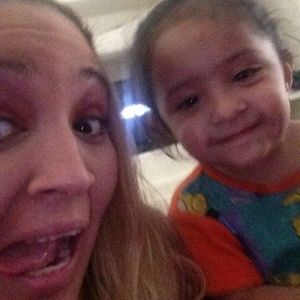 Meet your Posher, Zenia