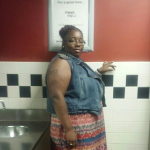 Meet your Posher, Ebony