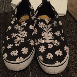 Daisy "Vans"