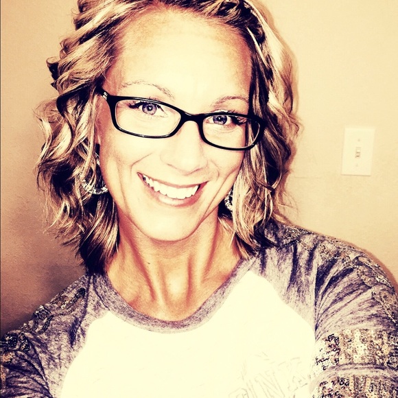 Meet your Posher, Tamra - Picture 1 of 1