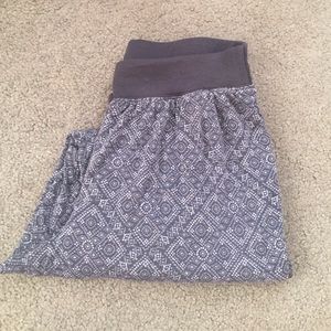 hollister navy blue/gray tribal pants
