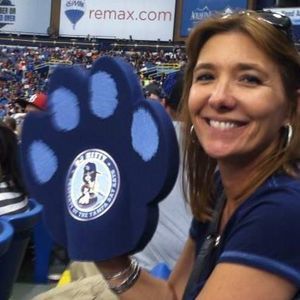 Meet your Posher, Leslie