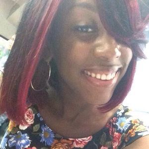 Meet your Posher, Valena