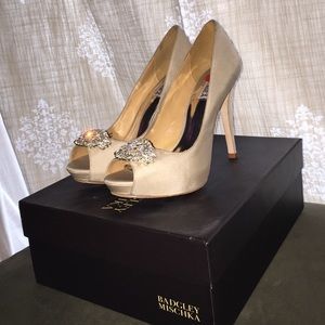 Badgley Mischka heels peep toe nude w/rhinestone