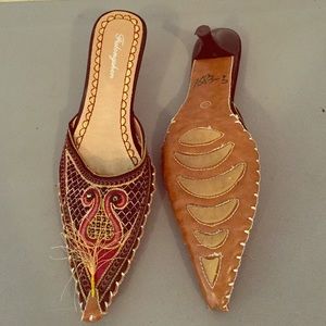 Brand new embroidered pumps