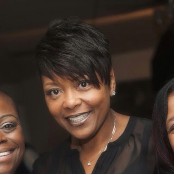 Meet your Posher, Shelley - Picture 1 of 1