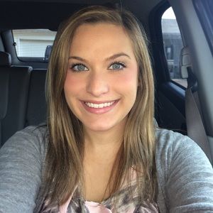 Meet your Posher, Kayla