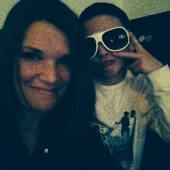 Meet your Posher, Joanne - Picture 2 of 3