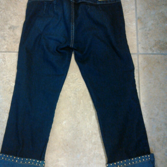 Jean Capris w Gold Studs - Picture 2 of 3