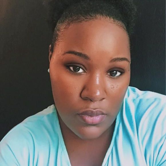 Meet your Posher, Alika