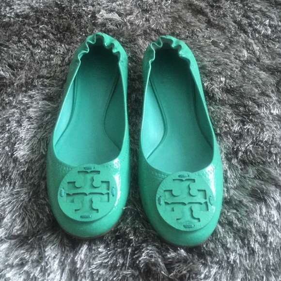 Tory Butch flats in a fun color!
