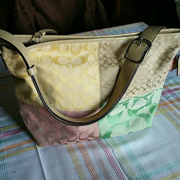 Handbag - Picture 2 of 7