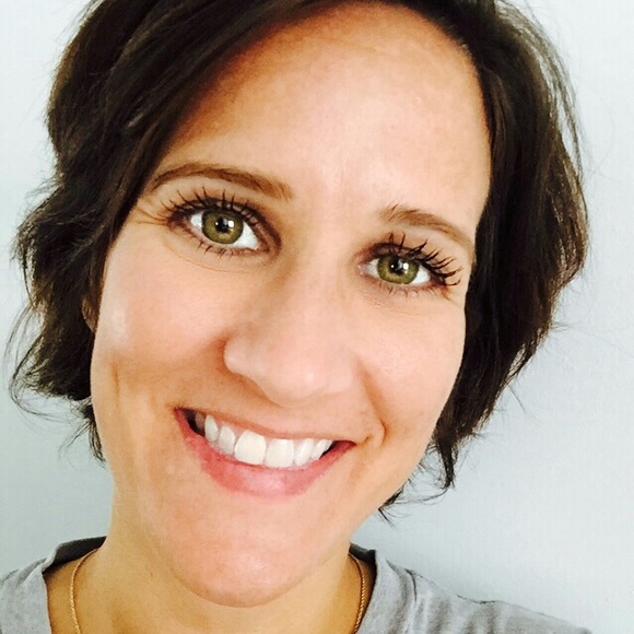 Meet your Posher, Heather - Picture 1 of 1