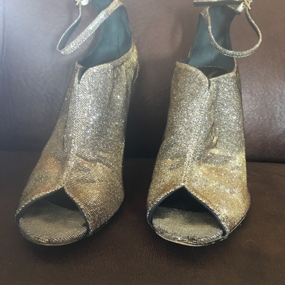 Brian Atwood open toe platform strappy bootie - Picture 3 of 4