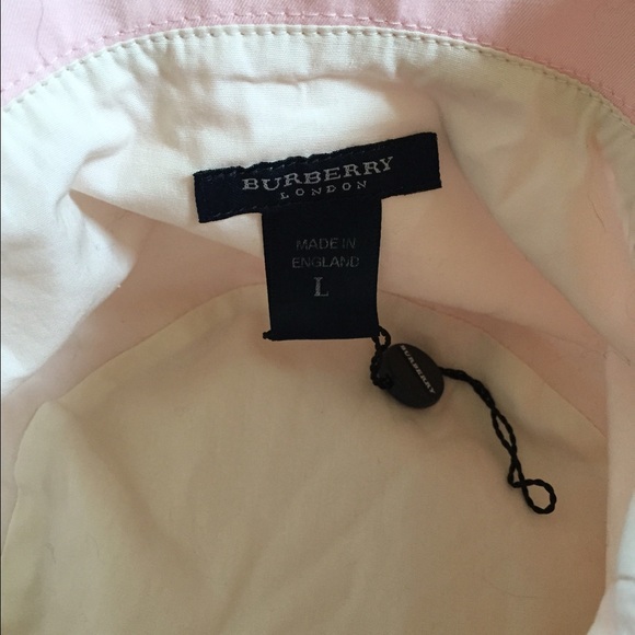 Burberry Bucket Hat and matching belt