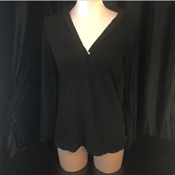 Old navy black hooded long sleeve. - Picture 1 of 4