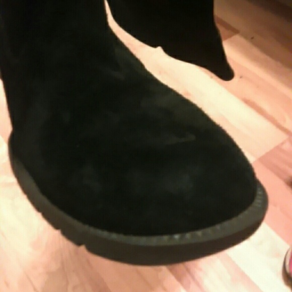 Knee high zip up boots - Picture 4 of 4