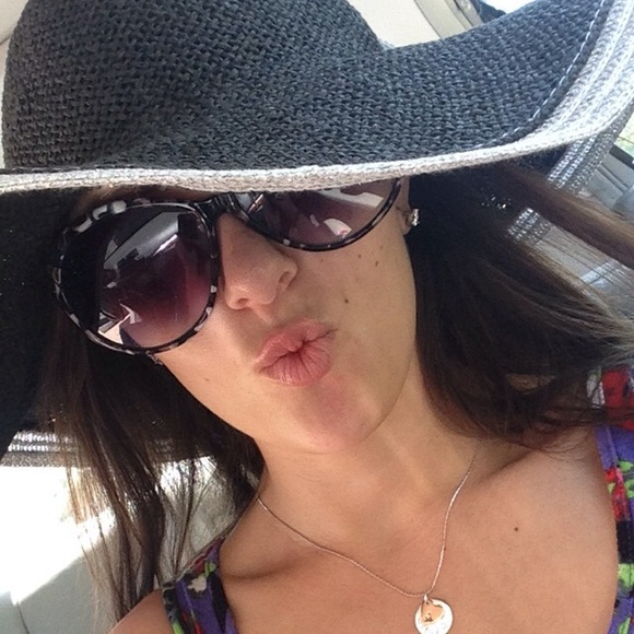 Meet your Posher, Becca