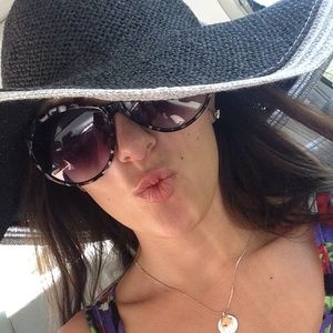 Meet your Posher, Becca