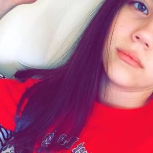 Meet your Posher, Caitlin