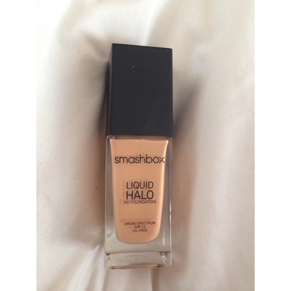 Smashbox Liquid Halo HD Foundation