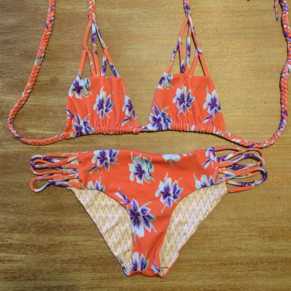 Acacia Vintage Aloha. Two piece.