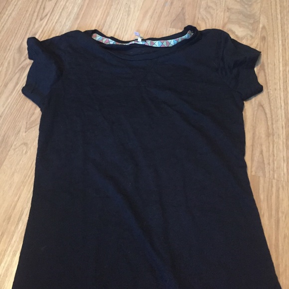 Black t shirt