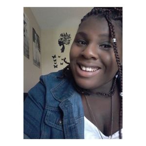 Meet your Posher, Danielle