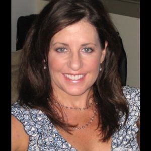 Meet your Posher, Dina