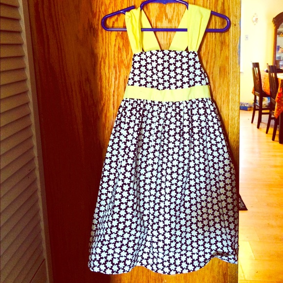 Yellow daisy dress
