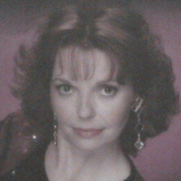 Meet your Posher, Debi