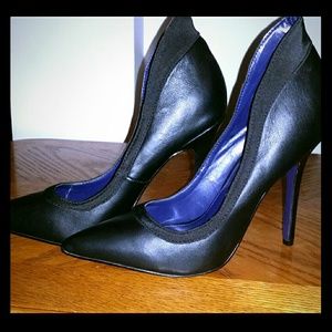 Flared Pointy Toe Pump