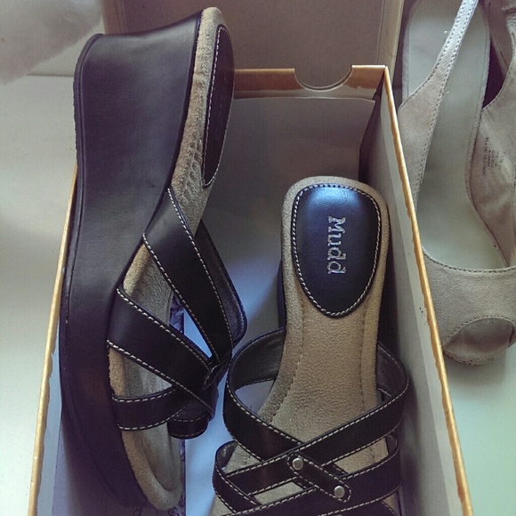 Black wedge sandals - Picture 2 of 3