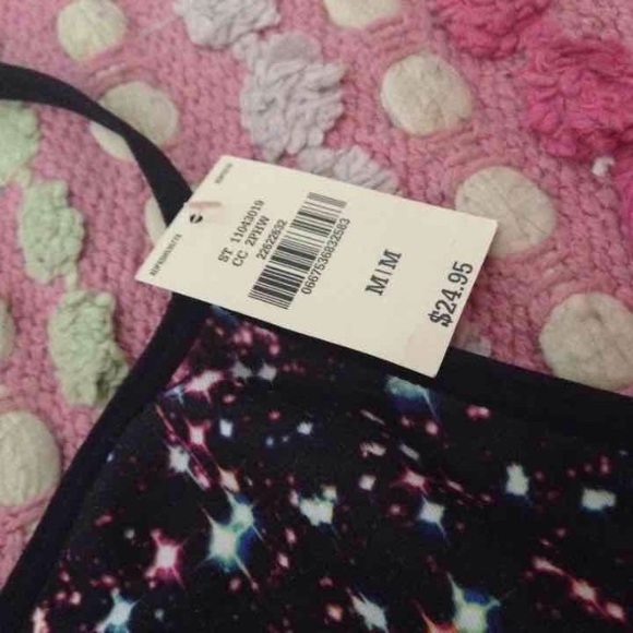 Victoria secret sports bra! - Picture 2 of 3