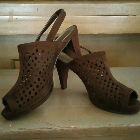 Shoes - Picture 1 of 3