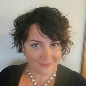 Meet your Posher, Eileen