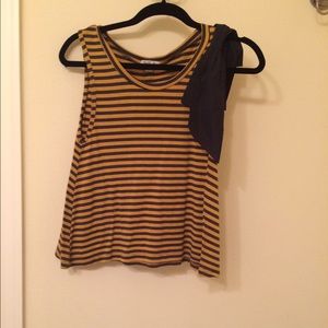 Size S striped yellow & grey tank with bow