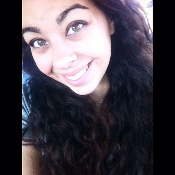 Meet your Posher, Cecilia