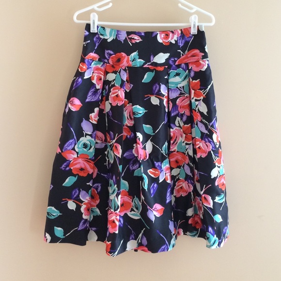 High waist floral skirt
