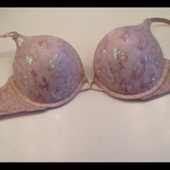Victoria secret bombshell size 34C