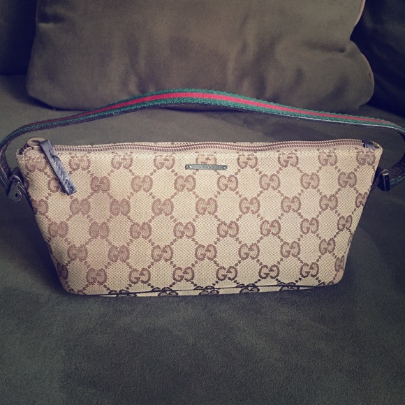 Signature GG Gucci mini purse