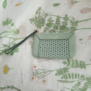 🚫Sold🚫 Kate Spade Mercer Isle Bee Mint Wristlet