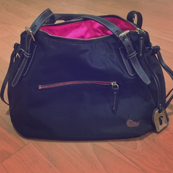Dooney & Burke black purse 😎DEAL