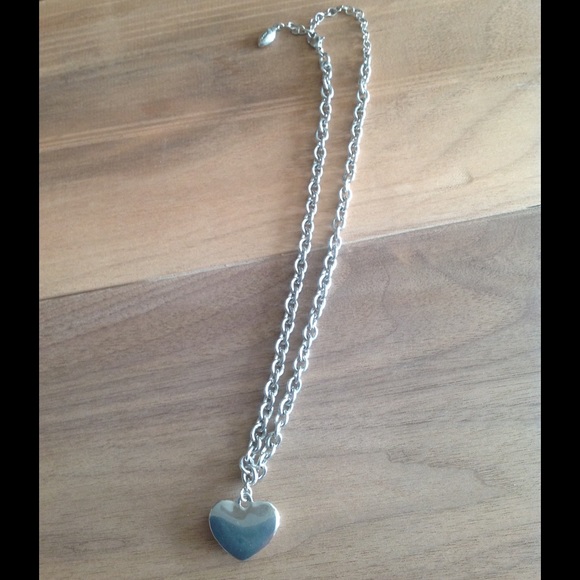 Guess Heart Necklace ❤️ - Picture 2 of 4
