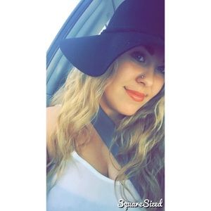 Meet your Posher, Alyssa