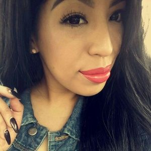 Meet your Posher, Kenia