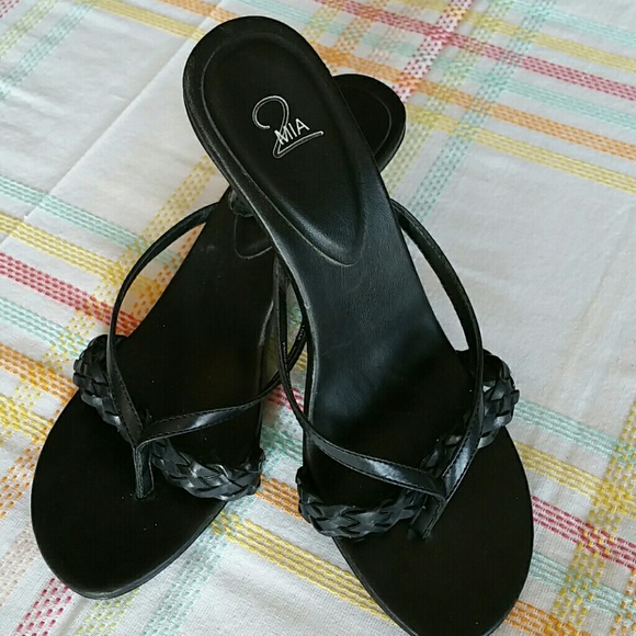Shoes - Picture 1 of 4