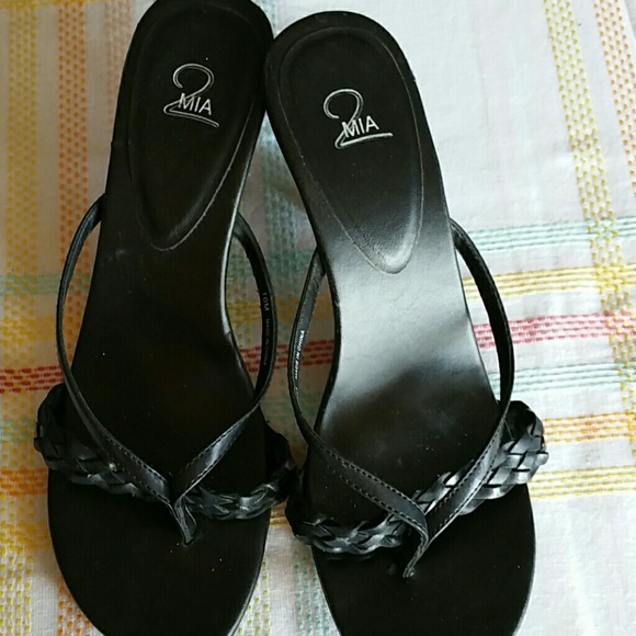 Shoes - Picture 2 of 4
